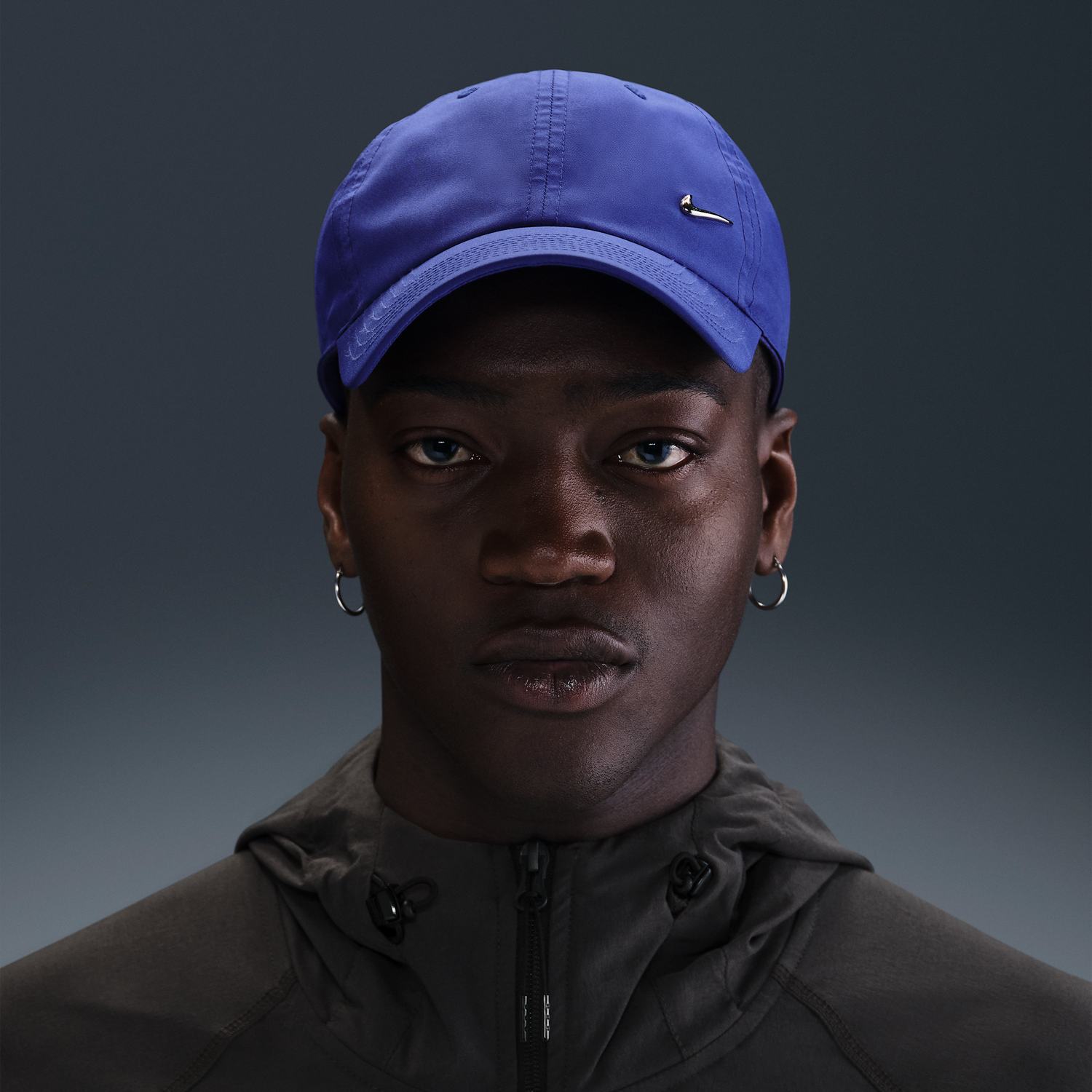 Šiltovka Nike Dri-FIT Club Unstructured Cap with Metal Swoosh Logo Modrá | FB5372-539, 0