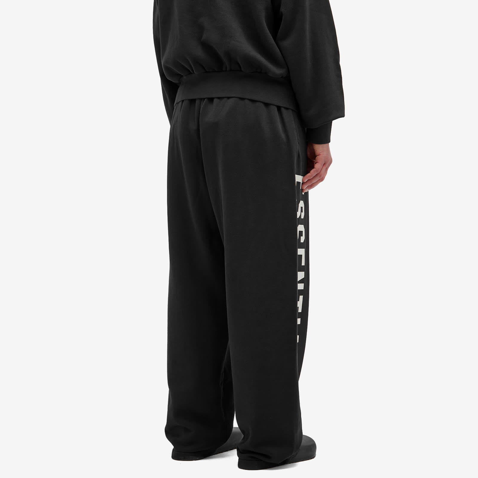 Fear of God ESSENTIALS Heavy Fleece Relaxed Sweatpants, Size Large