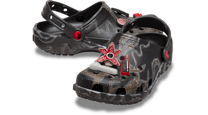 Tenisky a topánky Crocs Stranger Things Classic Clogs Čierna | 212074-90H, 1