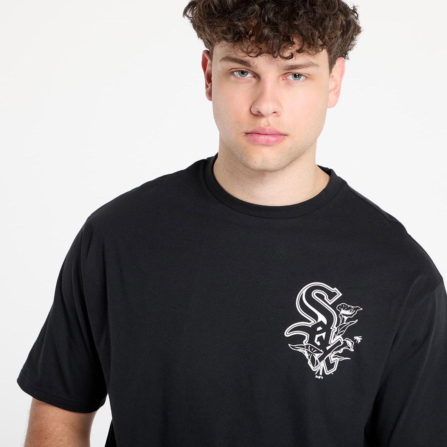Tričko New Era New Era Chicago White Sox Floral Graphic Oversized Tee Čierna | 60667723, 1