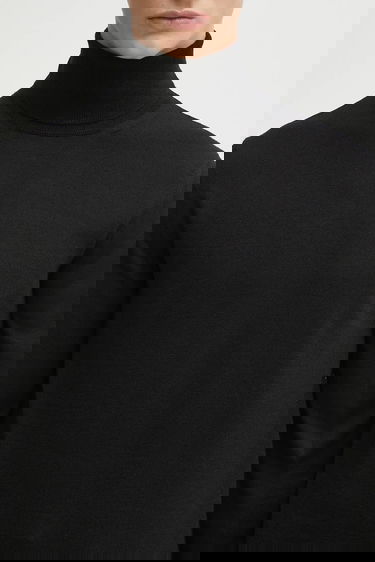 Sveter Maison Margiela MM6 Maison Margiela Wool Turtleneck Sweater Čierna | SH0HA0006.M13133.900, 3