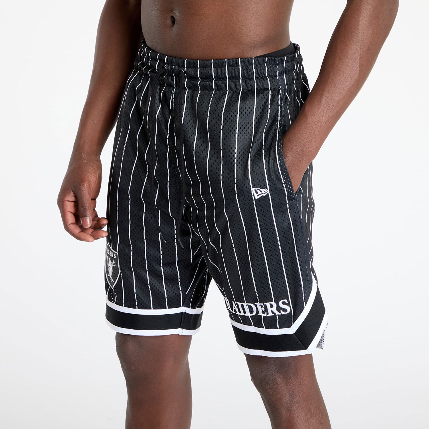 Šortky New Era New Era Las Vegas Raiders NFL Pinstripe Shorts Čierna | 60667938, 1