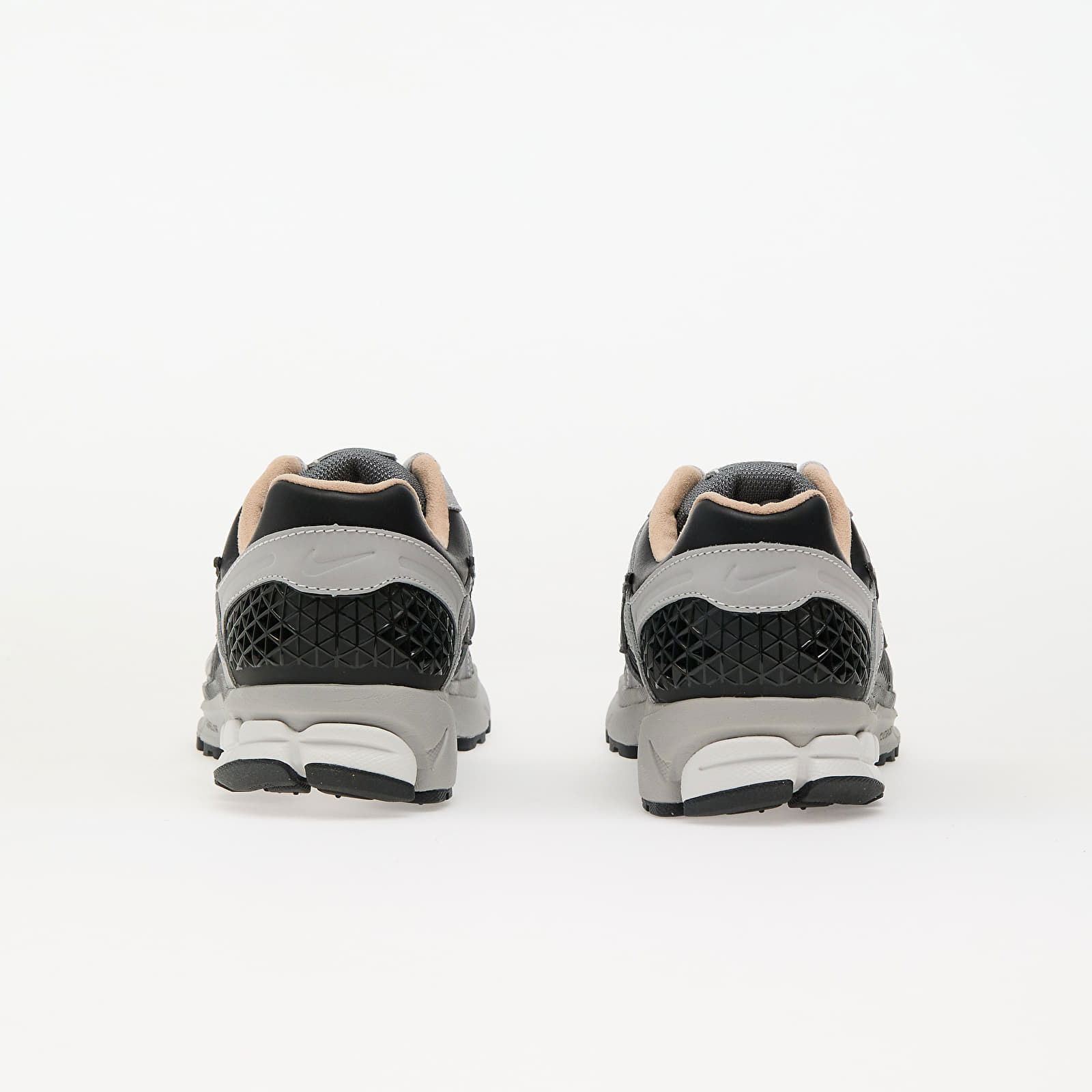 Air Zoom Vomero 5