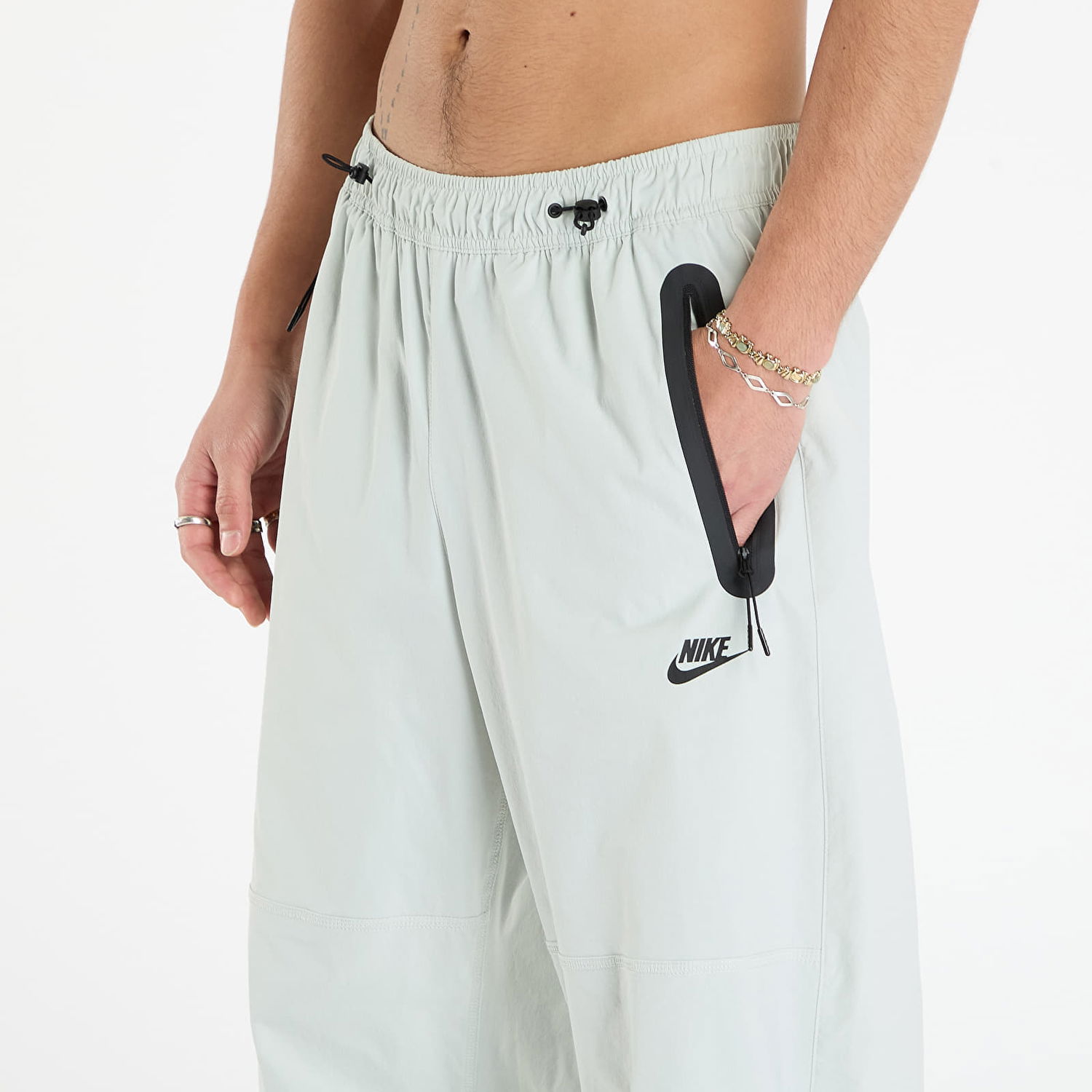 Nohavice Nike Tech Woven Oversized Pants Zelené | HM7158-034, 1