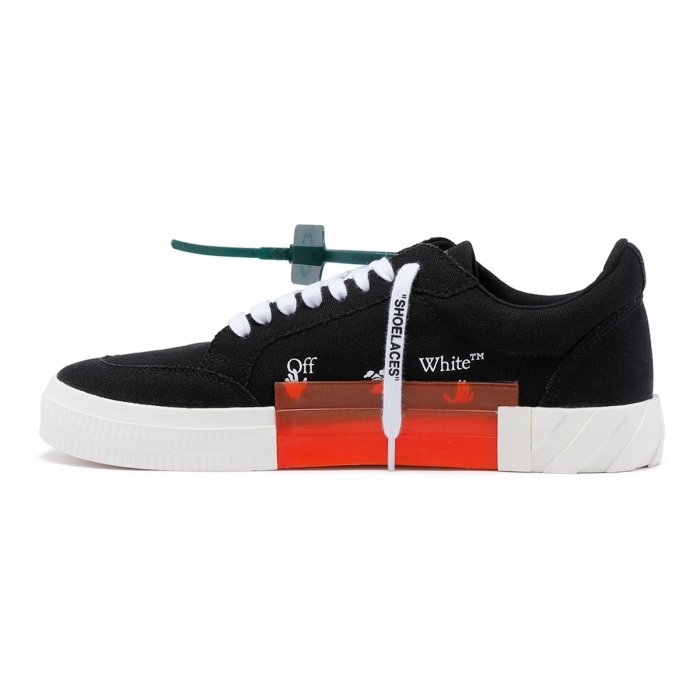Tenisky a topánky Off-White Low Vulcanized Čierna | OMIA085C99FAB002 1001, 1