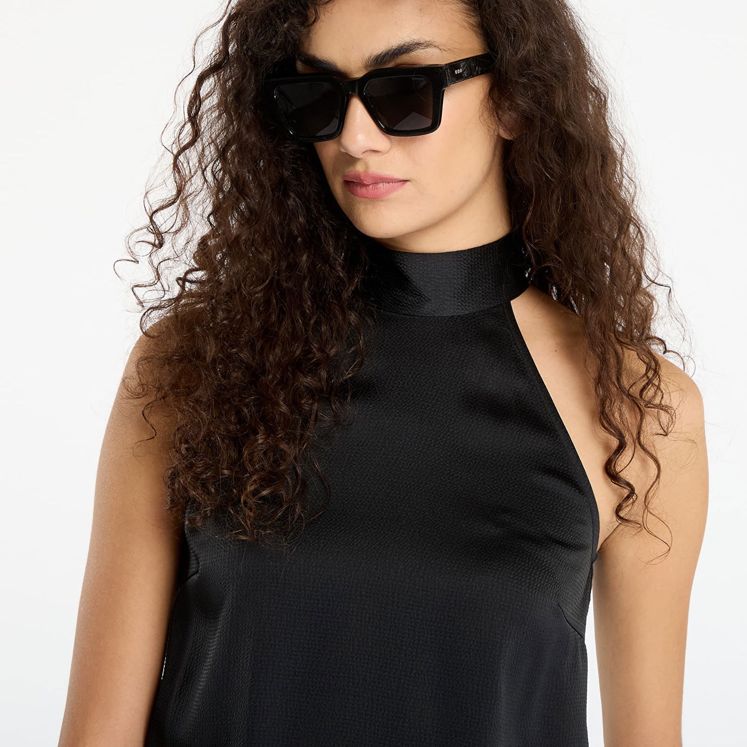 Tielko Samsoe Samsoe Satin Halter Neck Top Sarheos Čierna | F25400155_CLR000021, 1