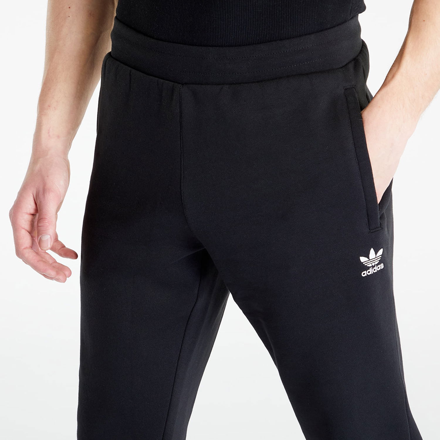 Tepláky adidas Originals Essentials Pants Čierna | IA4837, 1
