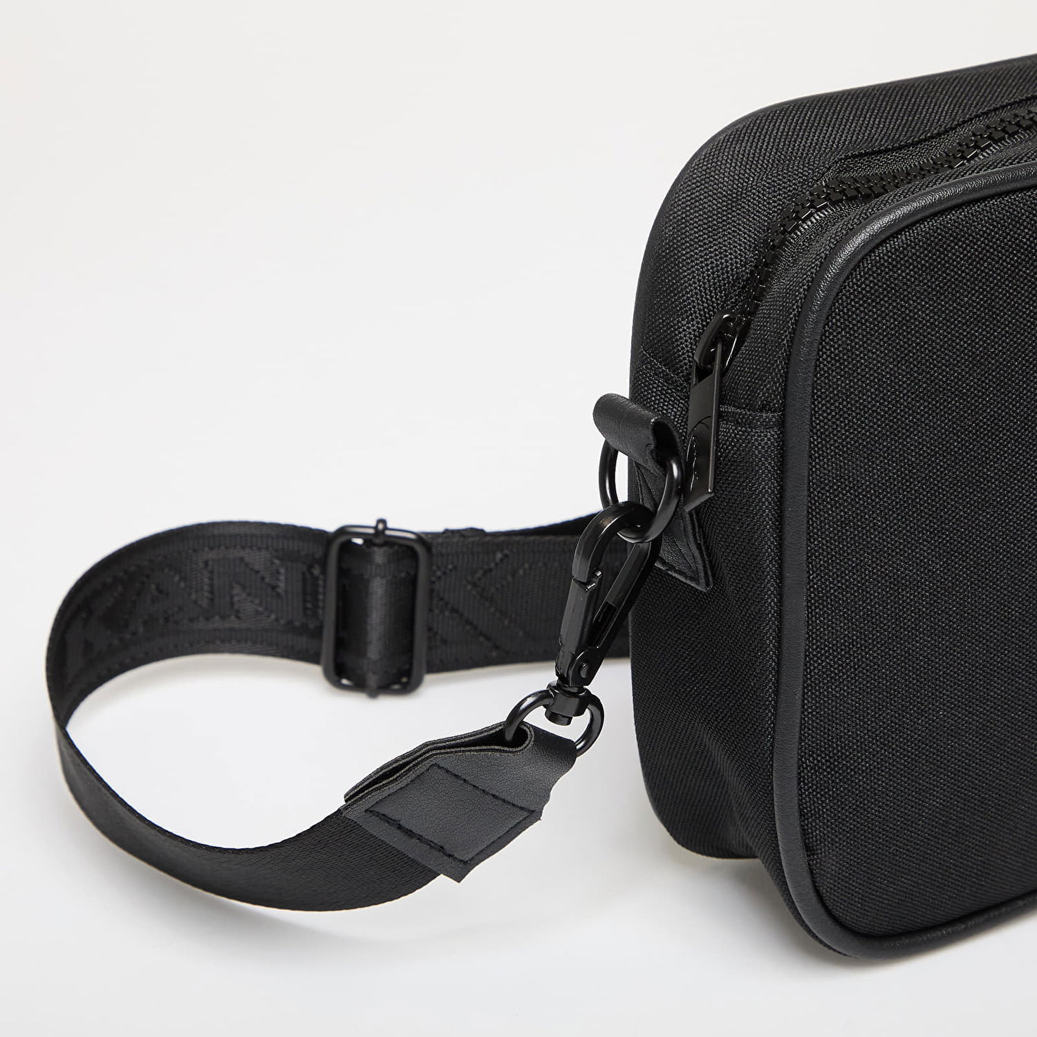 Ľadvinka Karl Kani Hip pack Signature Essential Messenger Bag Čierna | KA-BG051-001-01, 1