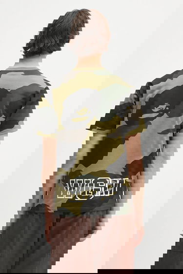 Tričko BAPE T-shirt Giant 1St Camo Shark Rôznofarebný | 1L30109011, 2