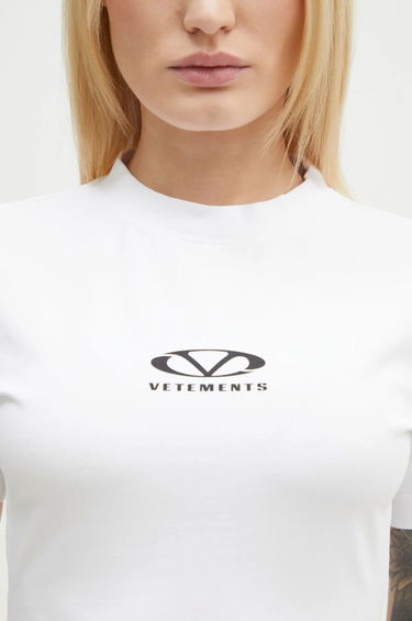 Crop Top VETEMENTS VETEMENTS Oval Logo Cropped Fitted T-Shirt Biela | WA66TR700W, 3