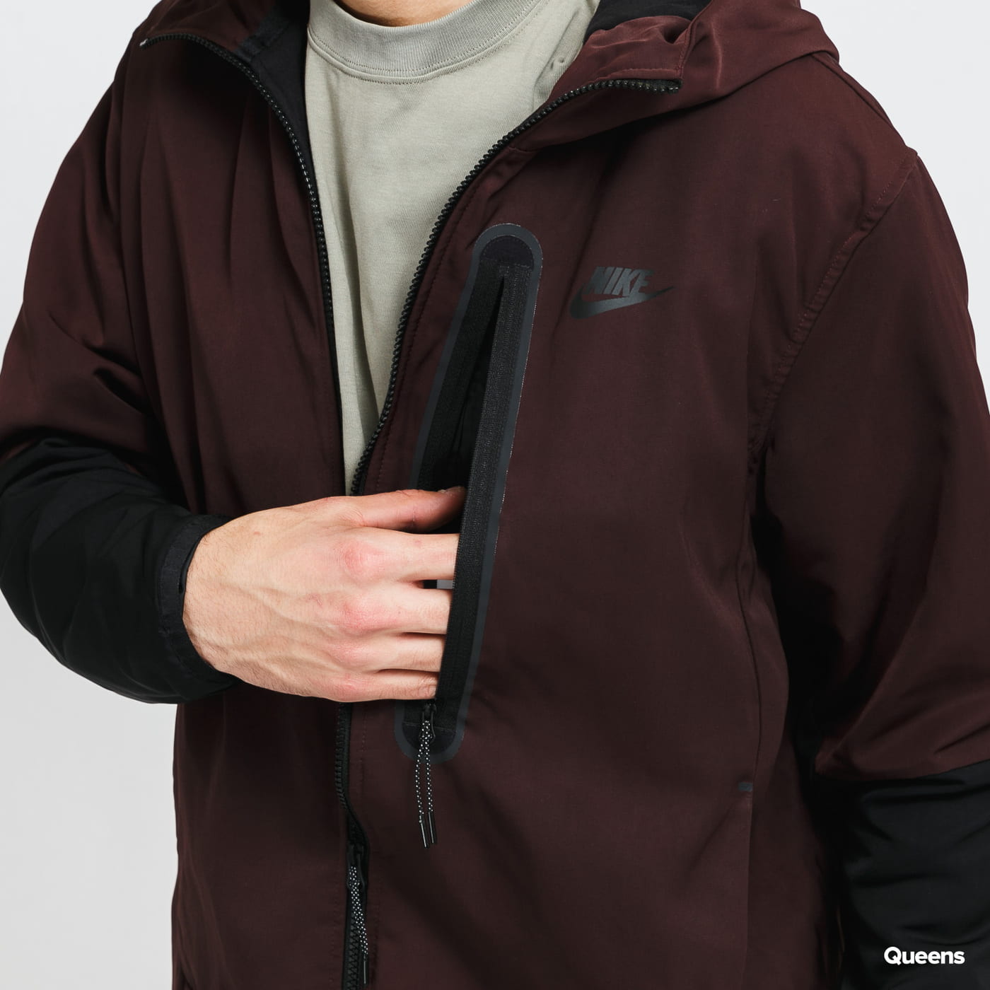 Sportswear Woven Repel Insulated Hooded Jacket