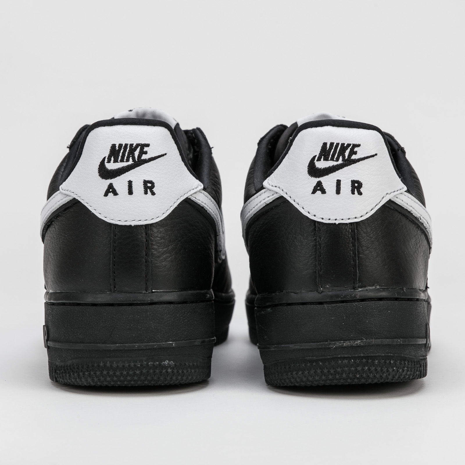 Air Force 1 Low Retro QS "Black White"