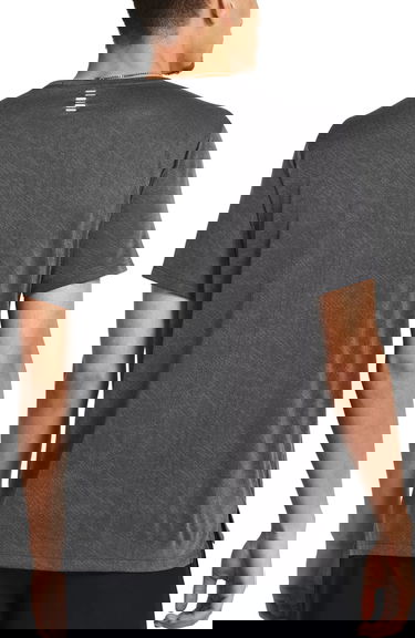 Tričko Under Armour UA LAUNCH CAMO SHORTSLEEVE Šedá | 1386681-025, 1