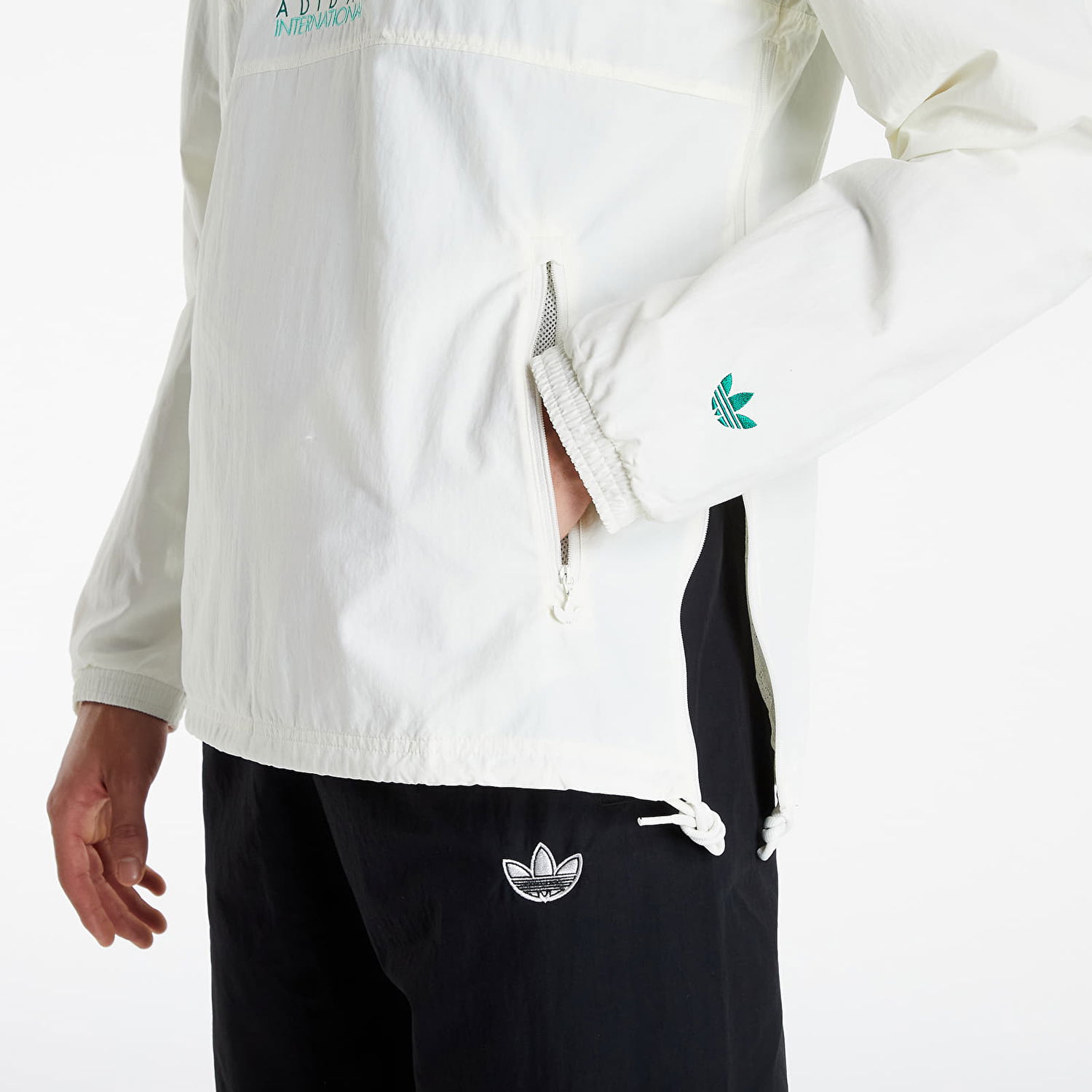 Vetrovka adidas Originals Sports Club Oth Windbreaker Biela | HF4913, 1