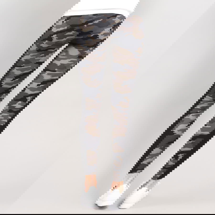 Nohavice a džínsy Urban Classics Ladies Camo Stripe Leggings Šedá | TB1530 Grey, 1