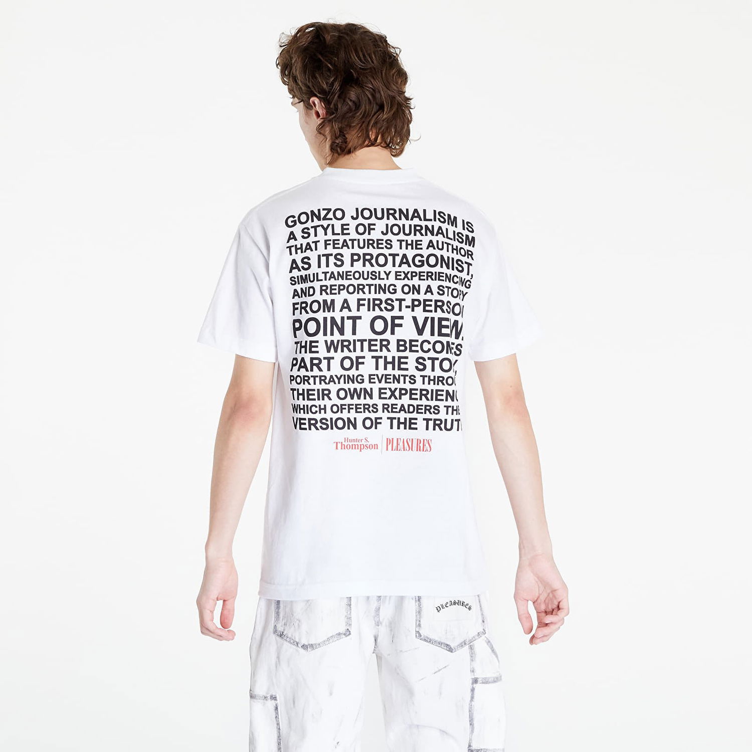 Tričko Pleasures Badge T-Shirt Biela | P22W053 WHITE, 1