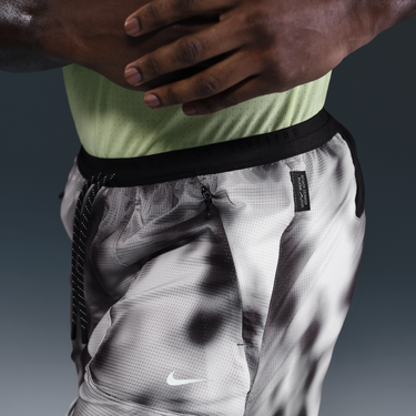 Tielko Nike Running Division Breathe Dri-FIT ADV 4" Shorts with Liner Žltá | HJ4150-010, 1