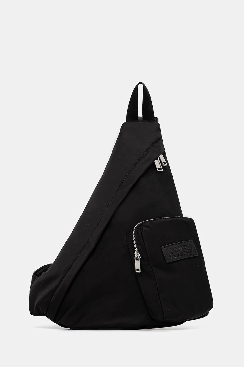 Taška cez rameno Maison Margiela MM6 Maison Margiela Asymmetric Sling Bag Čierna | SB5WG0019.P8504.T8013