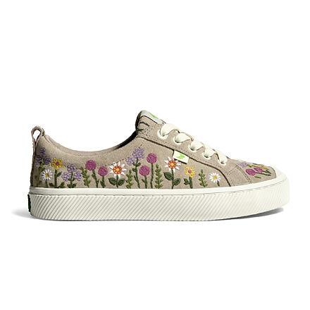 Tenisky a topánky Cariuma OCA Low Embroidered Flowers Šedá | 100102N33