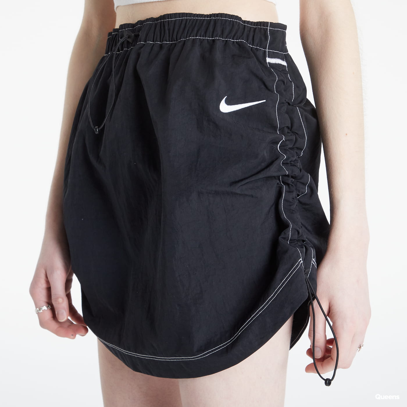 Swoosh Woven High-Rise Skirt