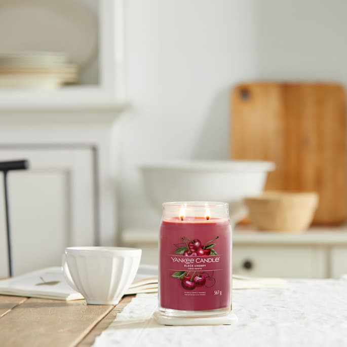 Sviečka Yankee Candle Large Jar Candle 2 Wicks Black Cherry Ružová | 40374, 1