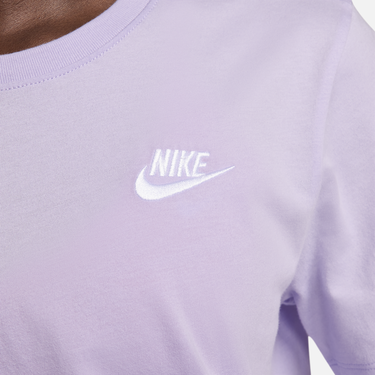 Tričko Nike Sportswear Club Essentials Fialová | DX7902-511, 3