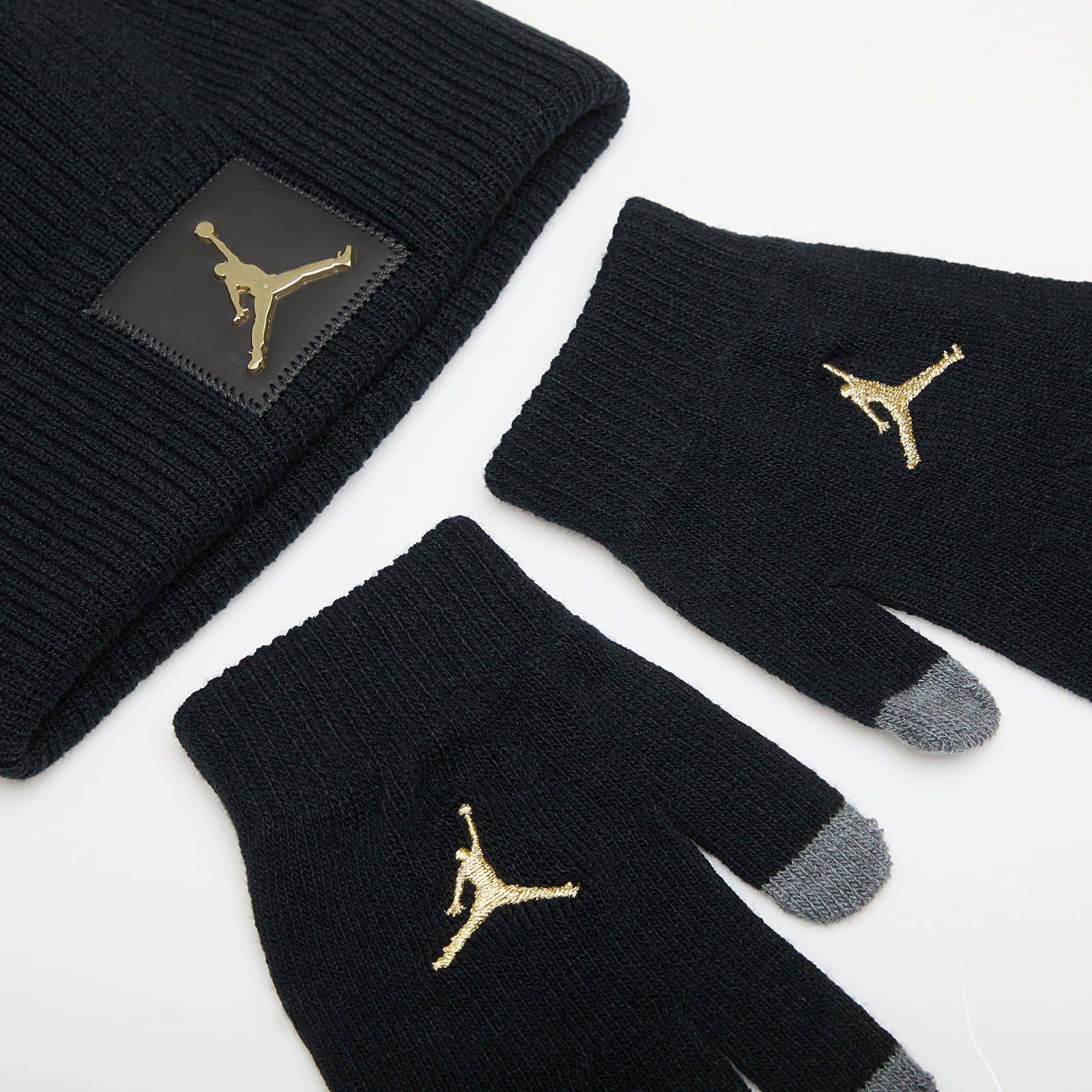 Metal Jumpman Patch Beanie And Gloves Set