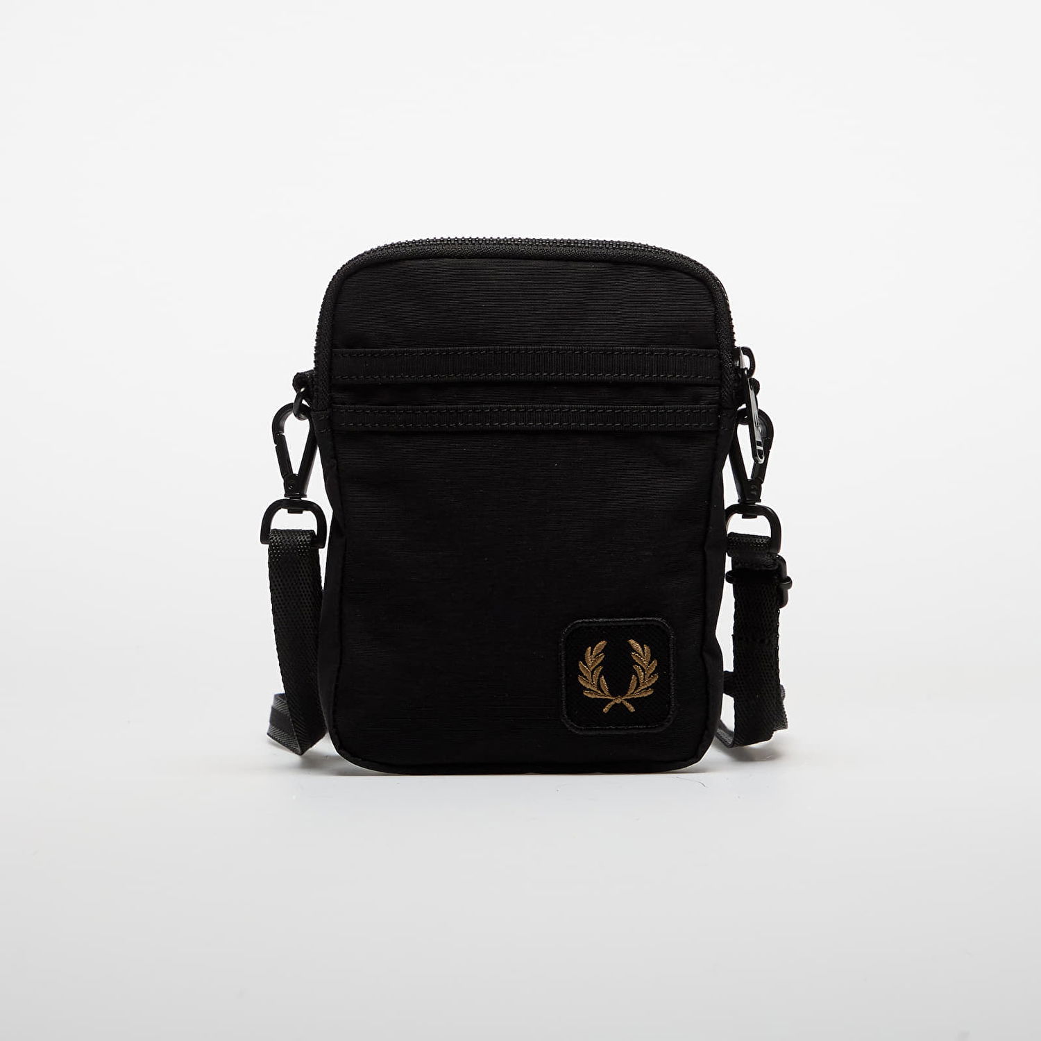 Taška cez rameno Fred Perry Fred Perry Nylon Badge Small Side Bag Čierna | L1194 102, 0