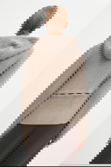 Sveter HELIOT EMIL Heliot Emil Ribbed Hooded Wool Zip Cardigan Béžová | AW25.W.07.084.DST19, 2