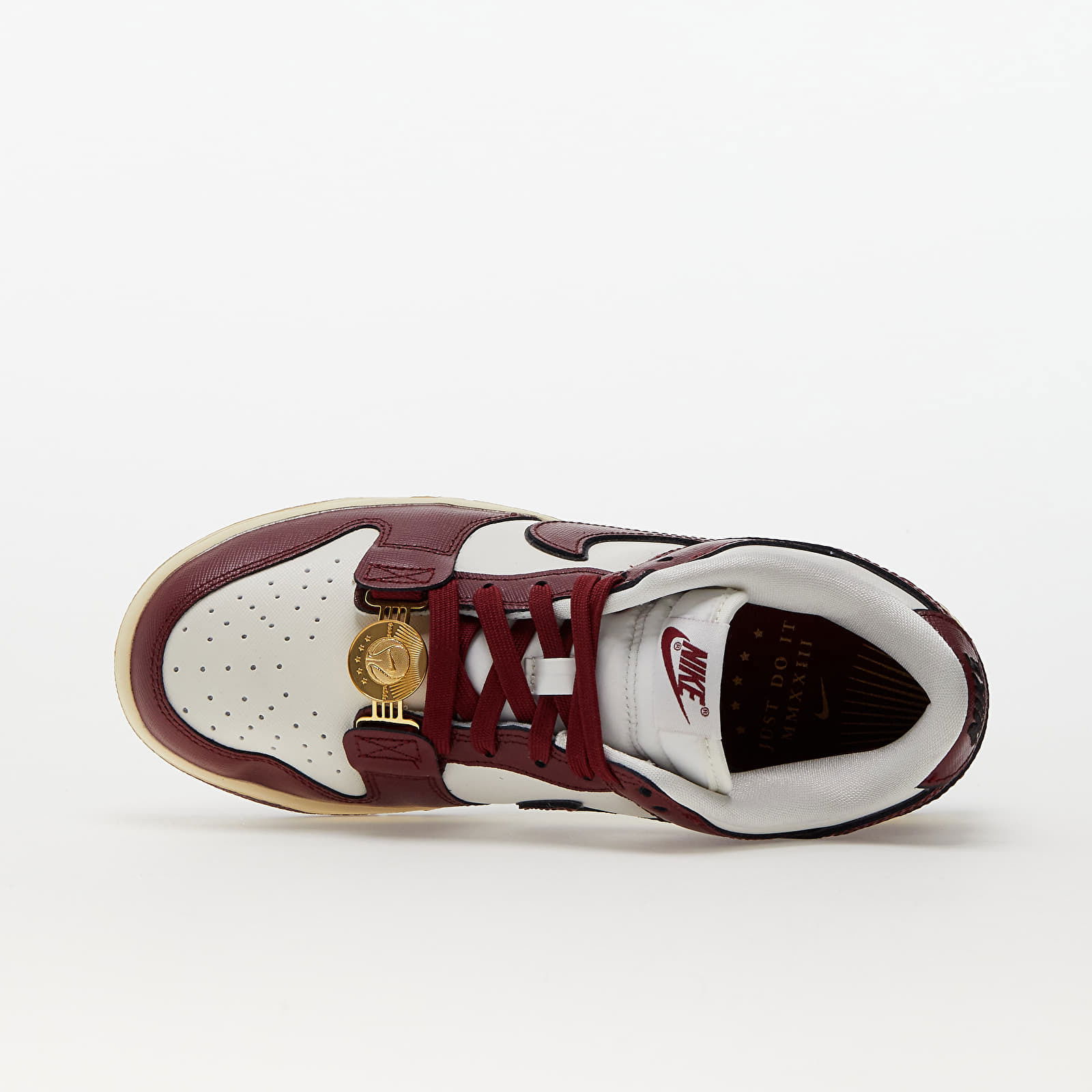 Dunk Low SE "Sail Team Red" W