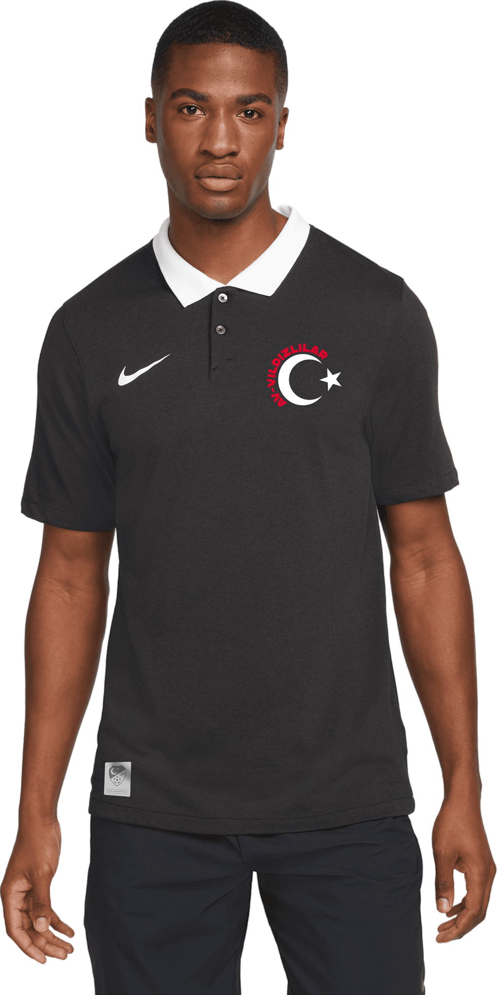 Polo tričko Nike TFF EC 2024 Ay-Yildizlilar Emblem Polo Shirt Čierna | tffscw6933-tffscw6933, 1