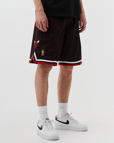 Šortky Mitchell & Ness NBA AUTHENTIC ALTERNATE SHORTS CHICAGO BULLS 1996-97 Čierna | ASHRGS18112-CBUBLCK96, 1