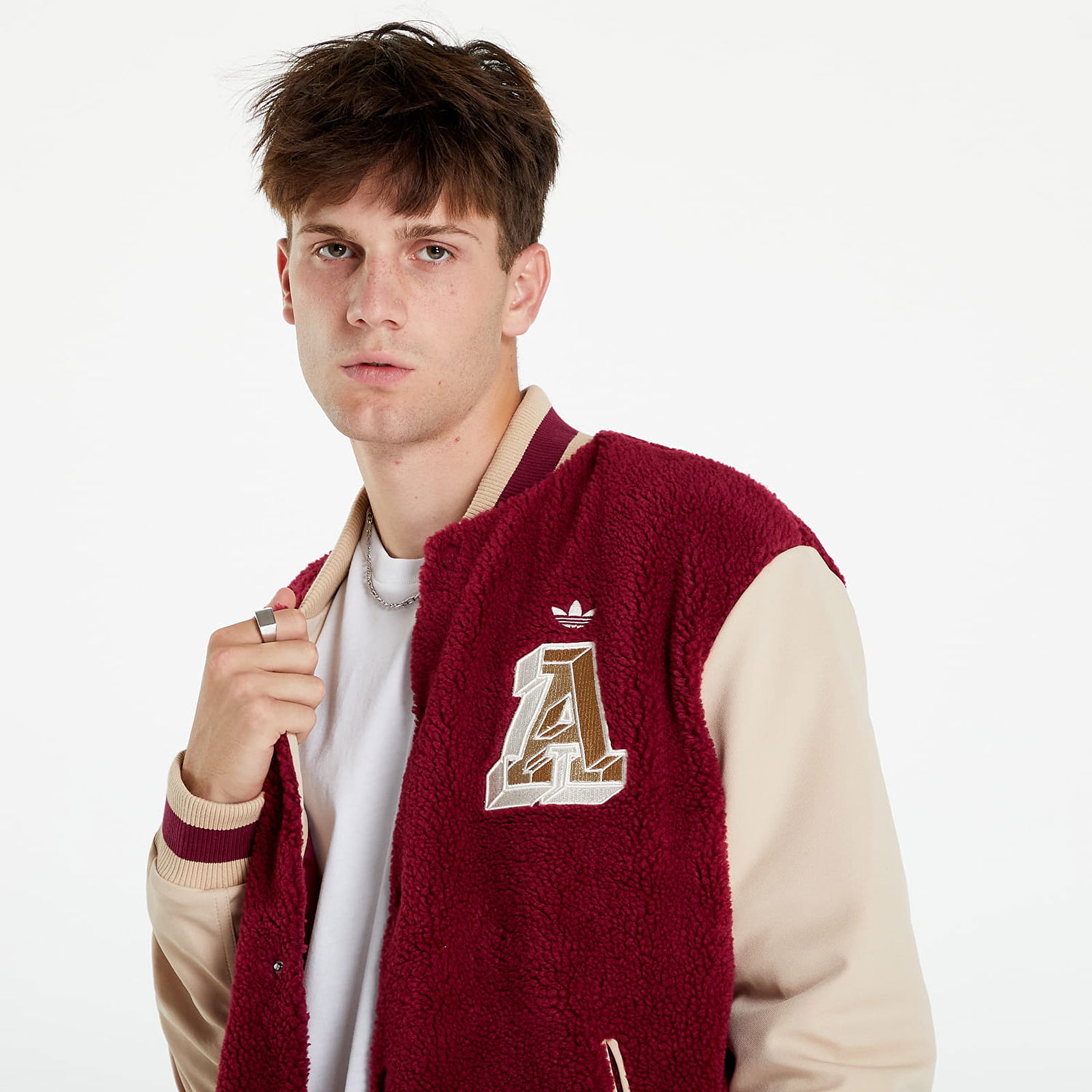 Bunda adidas Originals Varsity Jacket Vínová | HY6037, 1