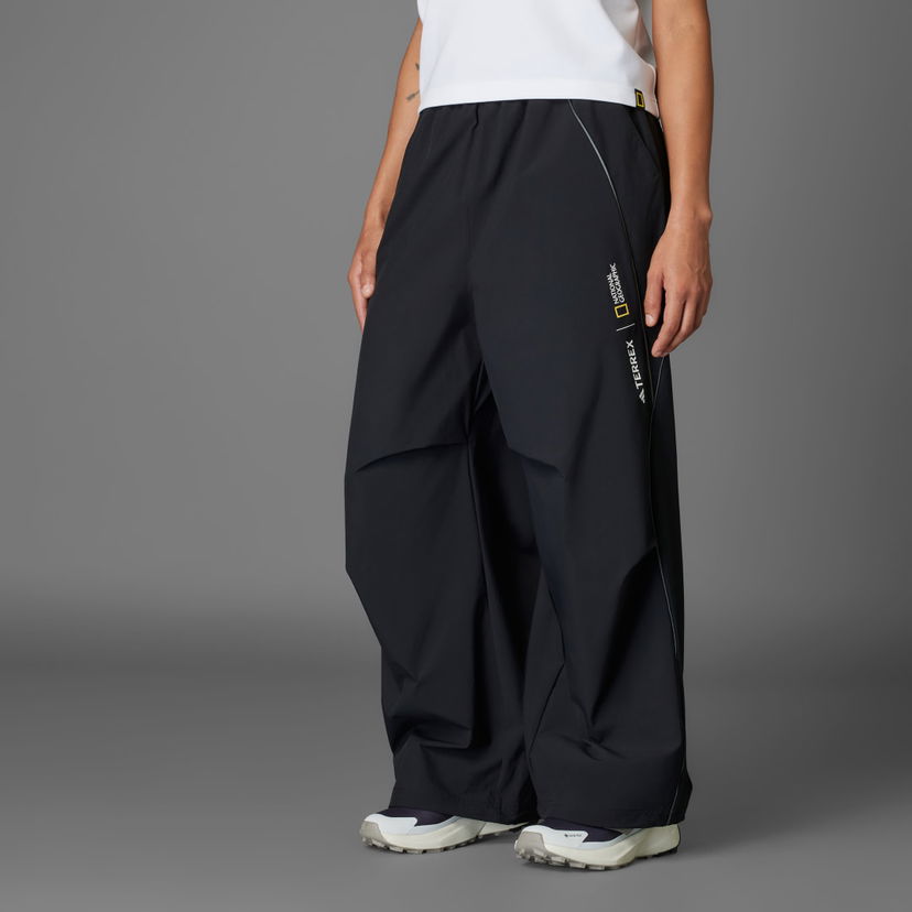 Nohavice adidas Performance National Geographic AEROREADY Woven Pants Čierna | JD5847