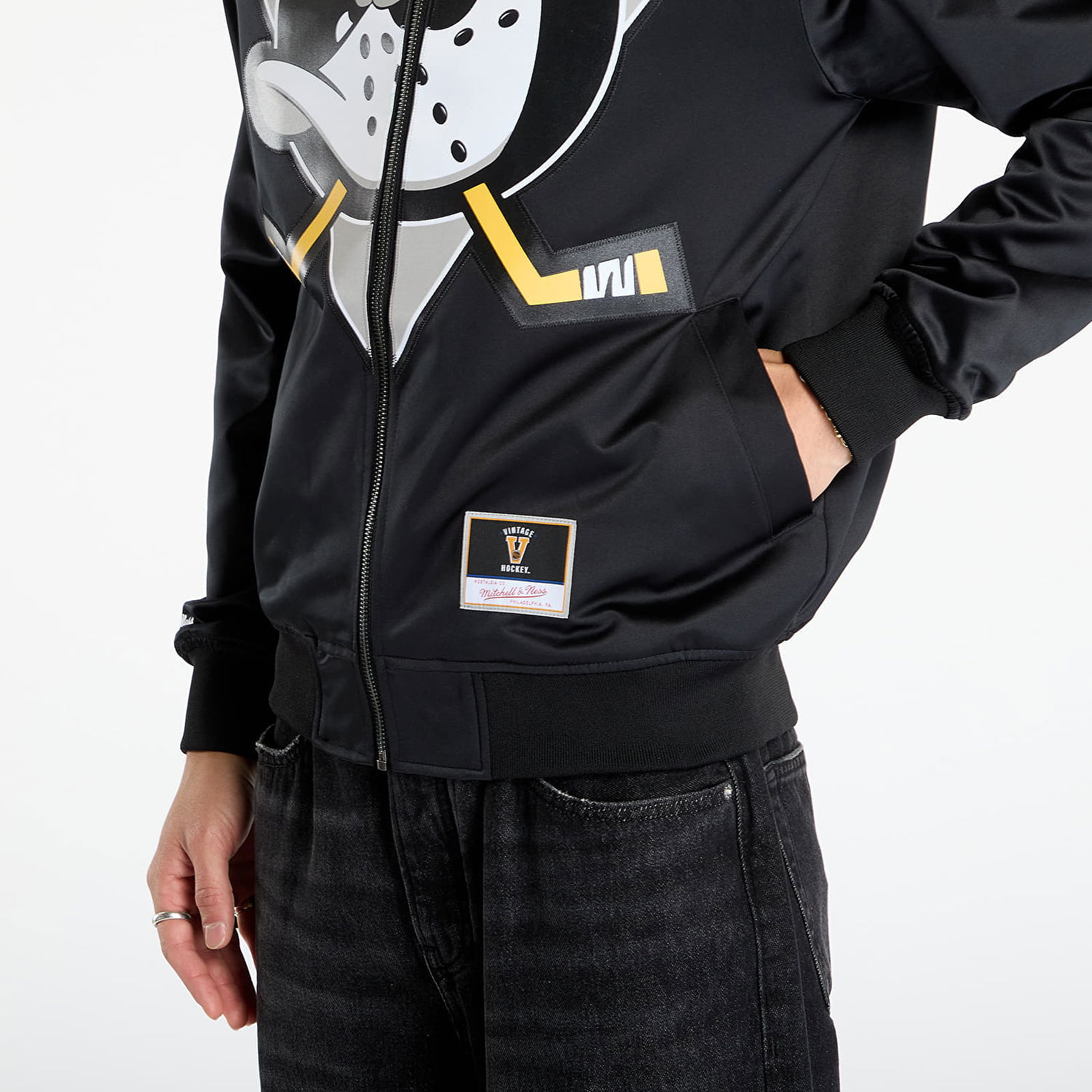 Bomber bunda Mitchell & Ness NHL Maxxed Out Satin Jacket Ducks 1992 Teemu Selanne Čierna | JK11279-ADUBLCK, 1