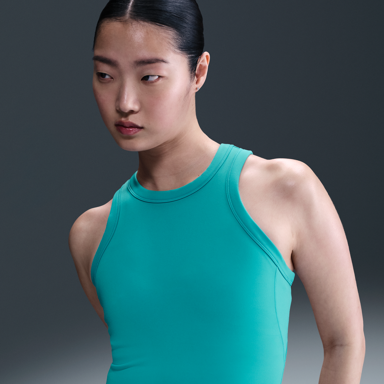 Tielko Nike Nike One Fitted Dri-FIT Cropped Tank Top Tyrkysová | FN2806-345, 1