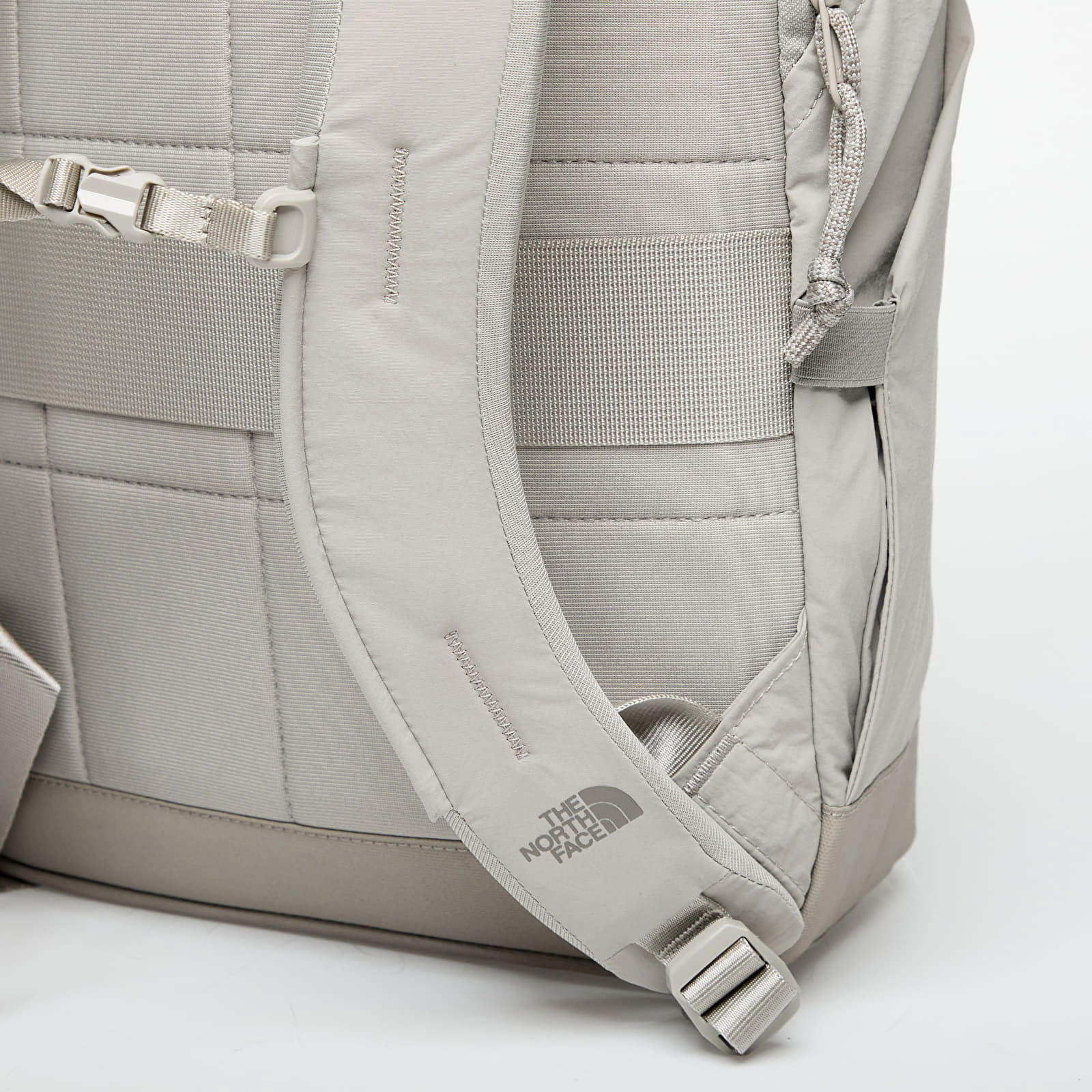 Never Stop Daypack Clay Grey 20 l