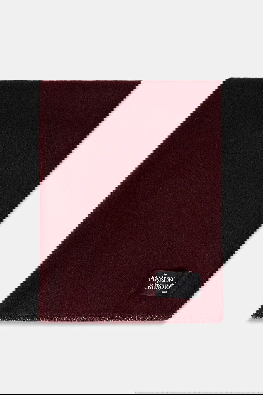 Šál MAISON KITSUNÉ Wool Fringe Scarf with Logo Patch Vínová | PW06200WB0028, 1