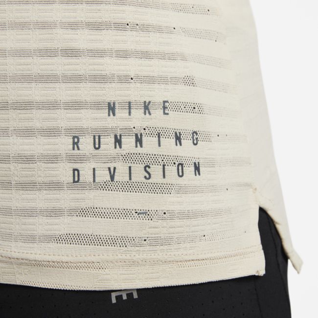 Tielko Nike Dri-FIT ADV Run Division Pinnacle Running Tank Hnedá | DQ4774-206, 1