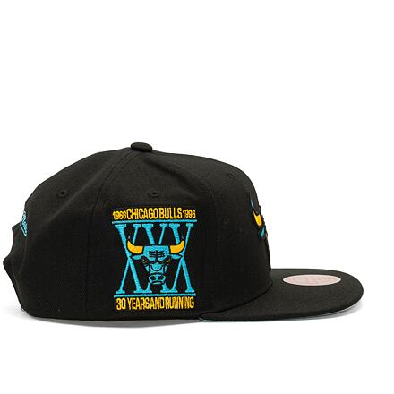Šiltovka Mitchell & Ness NBA Core Xi Snapback Chicago Bulls Black Čierna | HHSS6751-CBUYYPPPBLCK, 1
