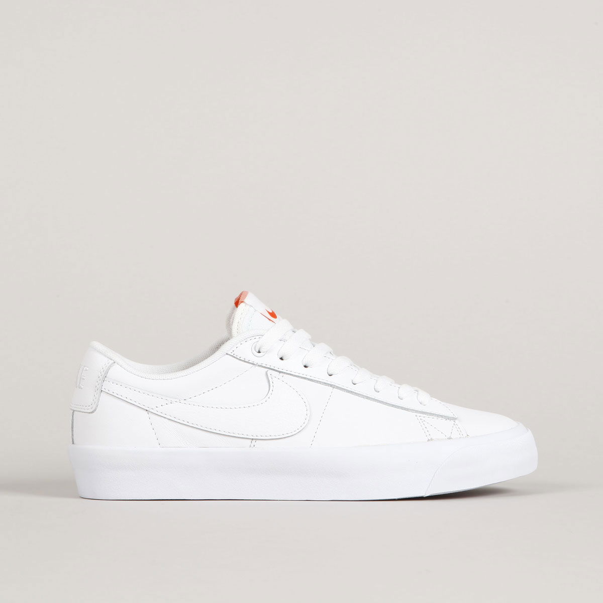 Tenisky a topánky Nike SB Blazer Low Pro GT ISO White White Biela | DR9099-101, 1