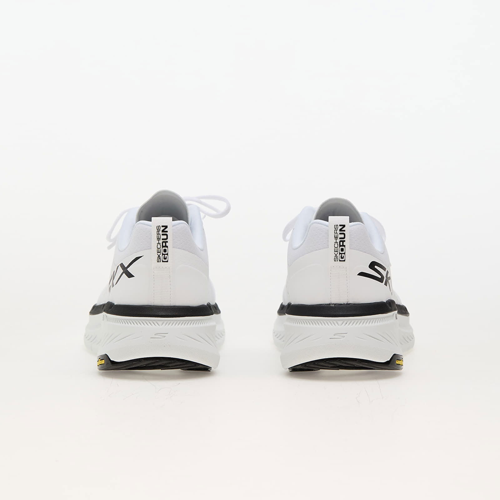 Max Cushioning Premi White/ Black