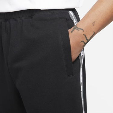 Šortky Nike Repeat French Terry Shorts Čierna | DR9973-010, 1