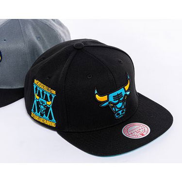 Šiltovka Mitchell & Ness NBA Core Xi Snapback Chicago Bulls Black Čierna | HHSS6751-CBUYYPPPBLCK, 3