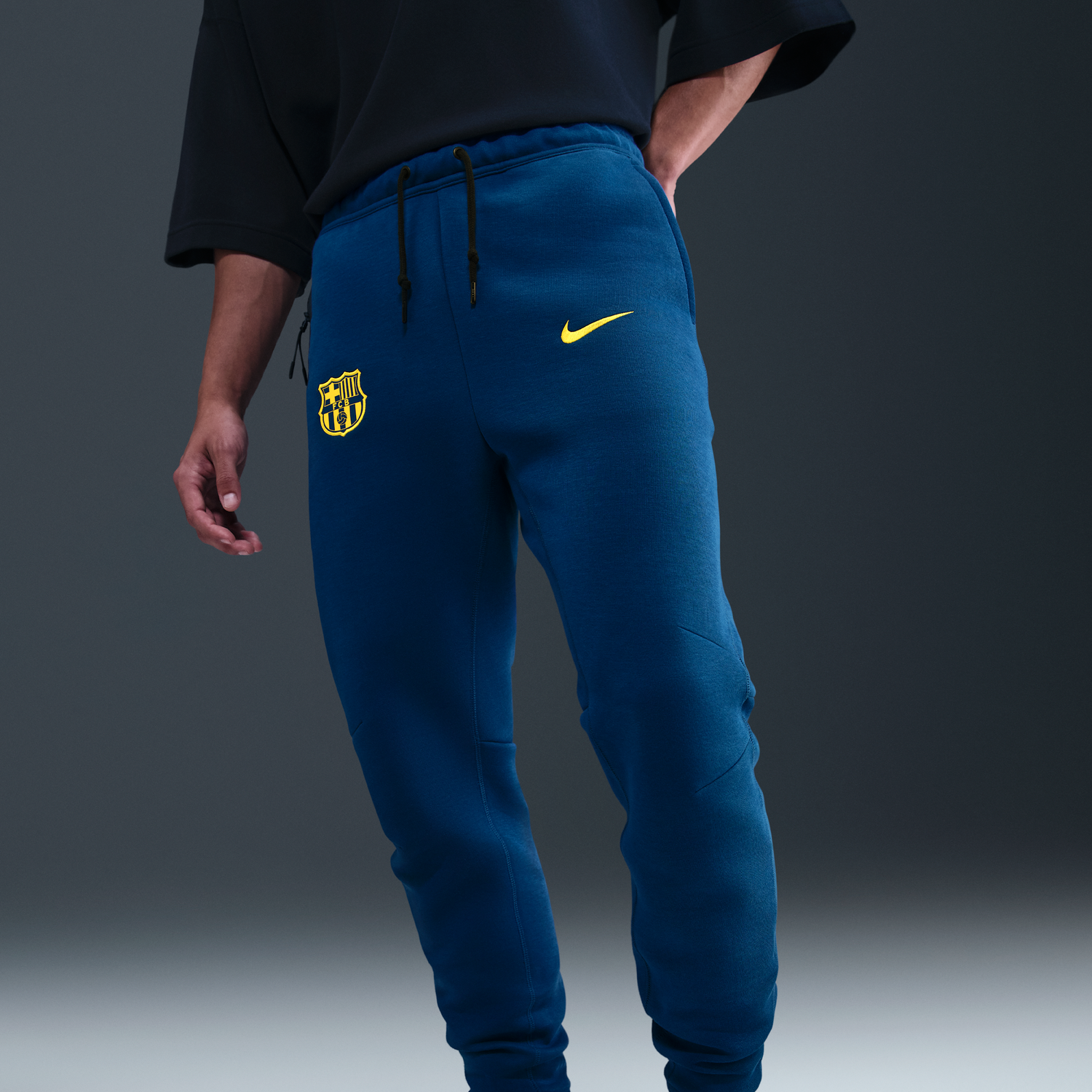 Tepláky Nike FC Barcelona Tech Fourth Football Fleece Joggers Modrá | FZ1276-431, 1