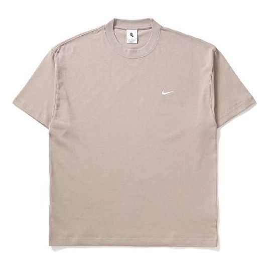 Tričko Nike Lab Solo Swoosh Basic Sports T-Shirt Béžová | DA0321-245