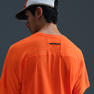 Tričko Nike Solar Chase Dri-FIT Short Sleeve Running T-Shirt Oranžová | HJ3580-819, 1