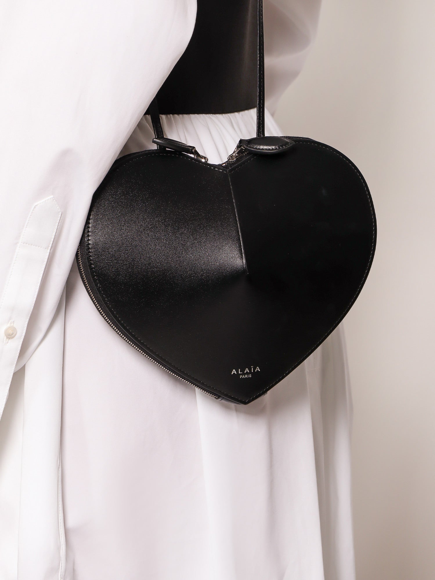 Taška cez rameno Alaïa Heart Shoulder Bag Čierna | AA1P003C0Y75999, 1