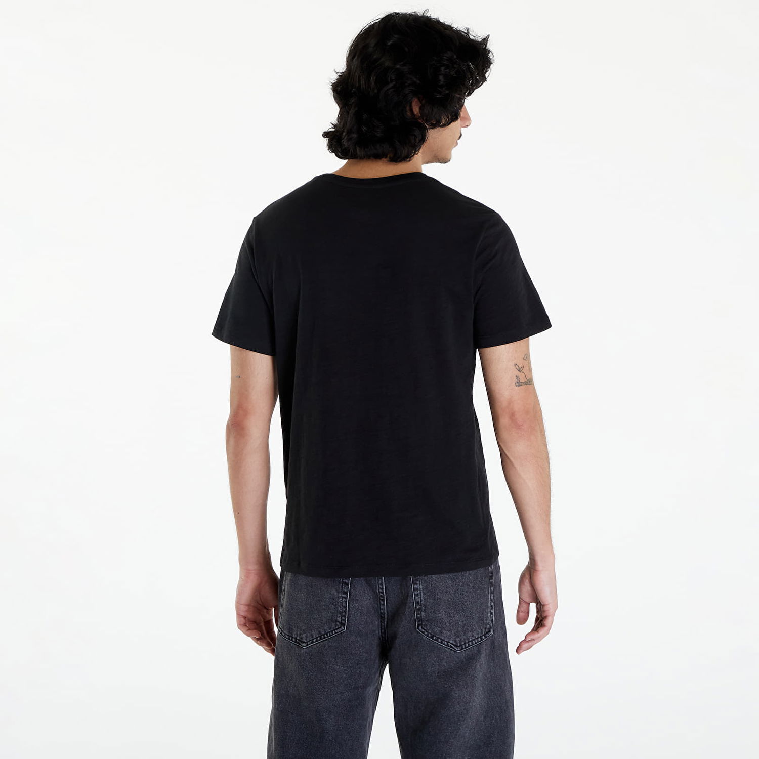Tričko Levi's Classic Pocket Short Sleeve Tee Čierna | 19342-0177, 1