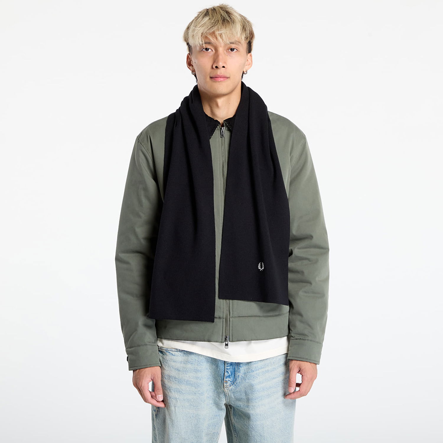 Šál Fred Perry Fred Perry Classic Merino Wool Scarf Čierna | C8140 843, 0
